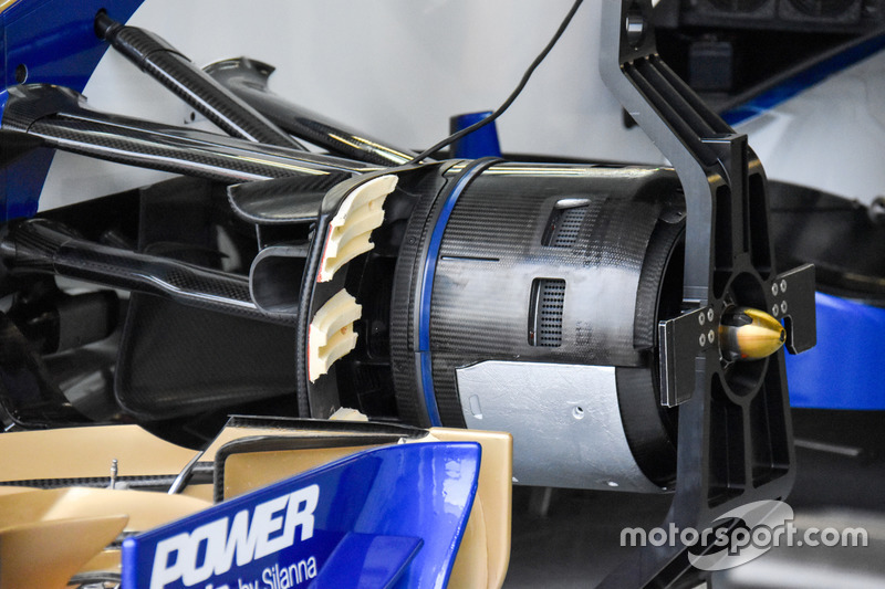 Sauber C36, brake detail