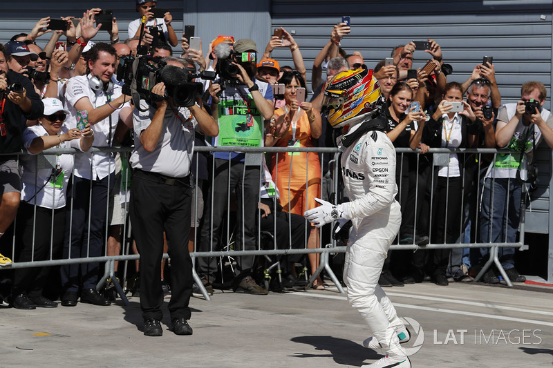 Race winner Lewis Hamilton, Mercedes AMG F1 celebrates in parc ferme