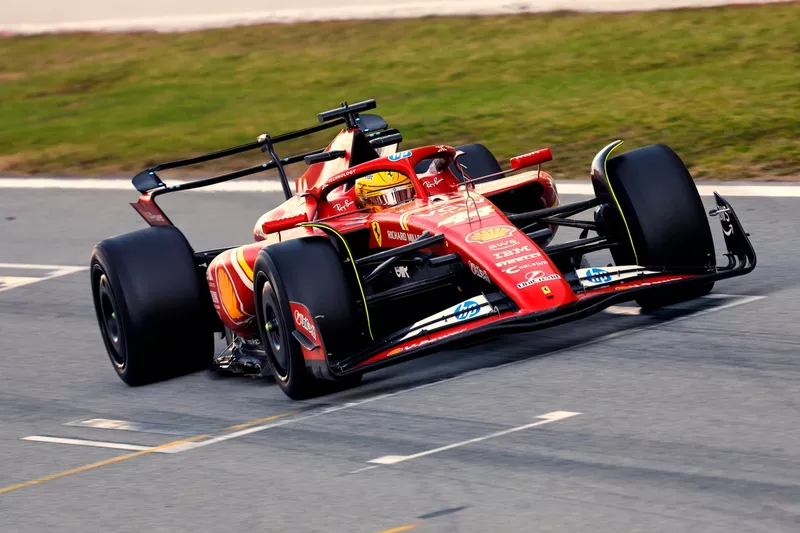 Lewis Hamilton, Ferrari lors des essais Pirelli