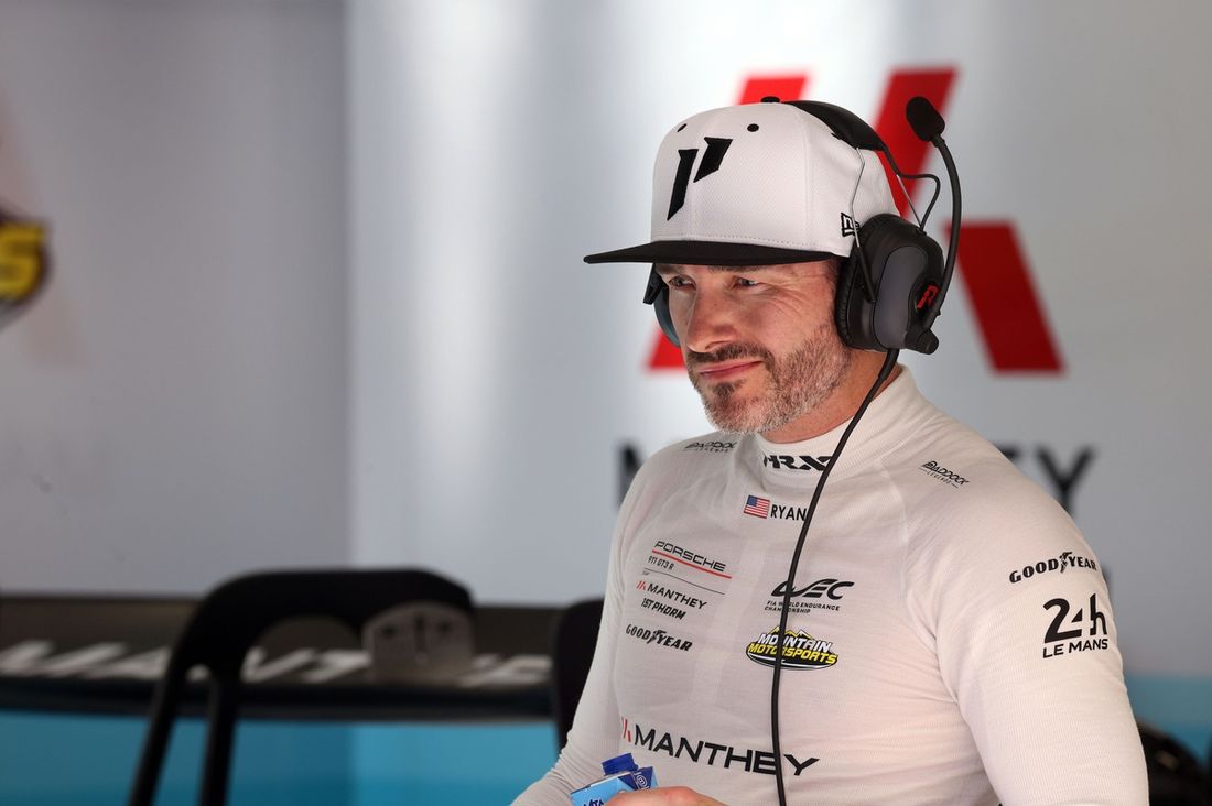 #92 Manthey 1St Phorm Porsche 911 GT3 R LMGT3: Ryan Hardwick