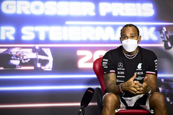 Lewis Hamilton, Mercedes en la conferencia de prensa