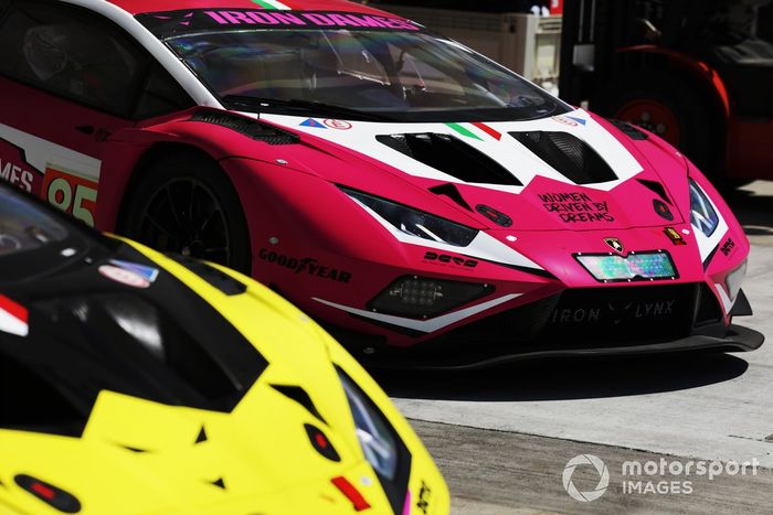 #85 Iron Dames Lamborghini Huracan LMGT3 Evo2: Sarah Bovy, Doriane Pin, Michelle Gatting