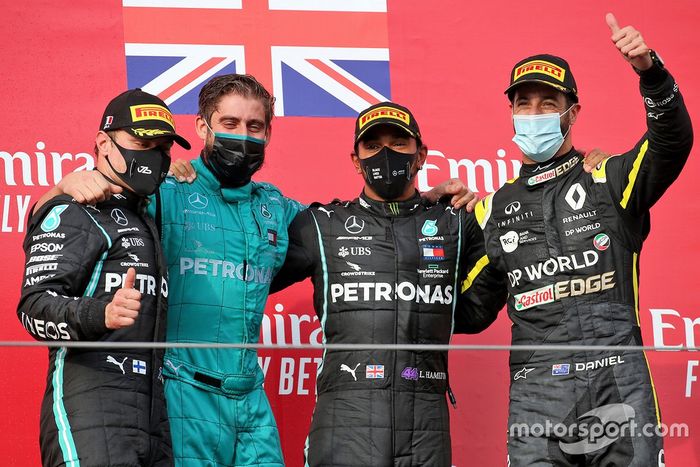 Podio: el ganador de la carrera Lewis Hamilton, Mercedes F1, segundo lugar Valtteri Bottas, Mercedes F1, tercer lugar Daniel Ricciardo, Renault F1 Team