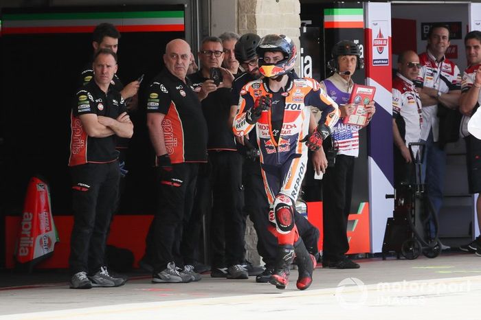 Jorge Lorenzo, Repsol Honda Team, corre pelo pitlane