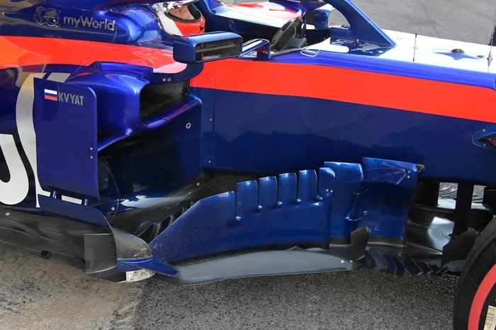 Detalle del Toro Roso STR14