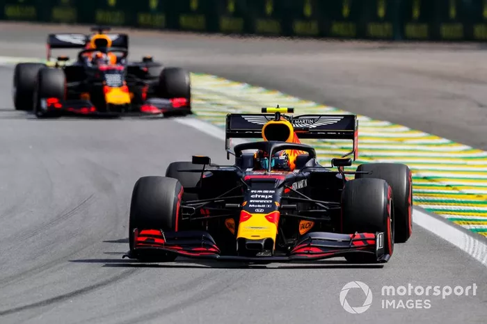 Alexander Albon, Red Bull RB15 e Max Verstappen, Red Bull Racing RB15 