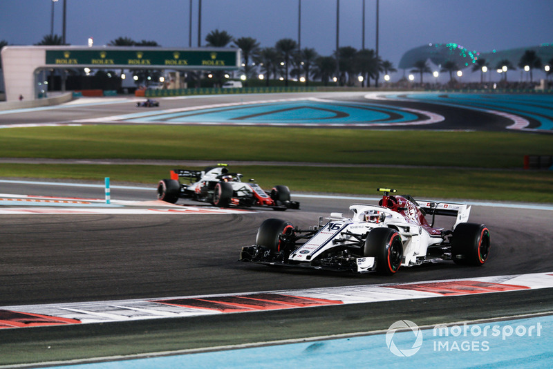 Шарль Леклер, Sauber C37, Кевін Магнуссен, Haas F1 Team VF-18