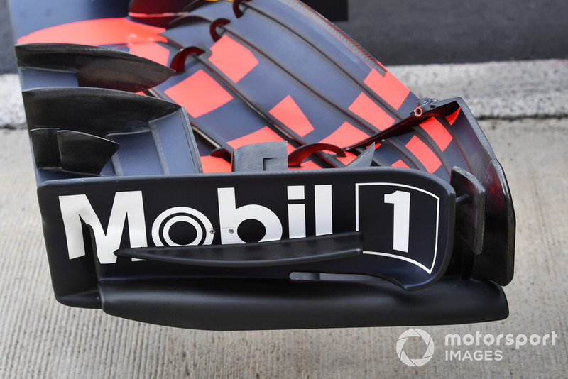 Vue détaillée de l'aileron avant de la Red Bull Racing RB14