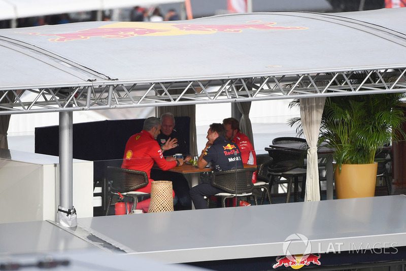 Maurizio Arrivabene, Ferrari, Dr Helmut Marko, Red Bull Motorsport, Christian Horner, Red Bull Racing és Gino Rosato, Ferrari
