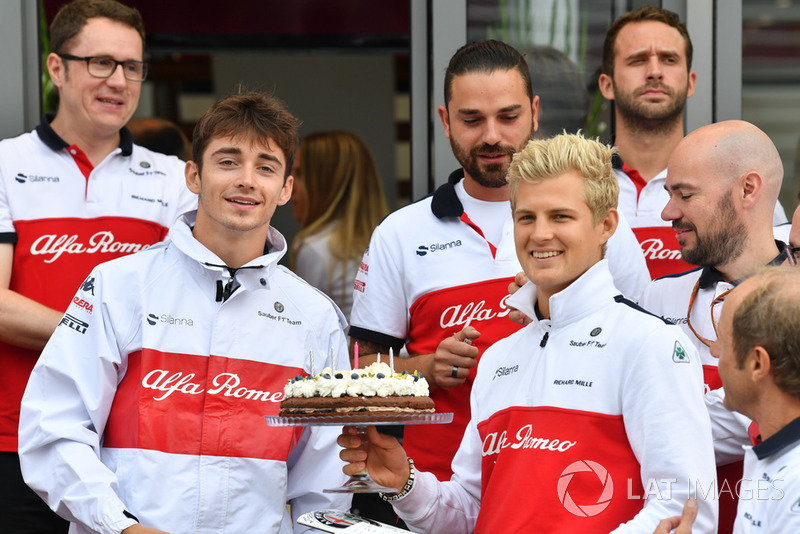 Sauber birthday celebrations for Marcus Ericsson, Sauber with Charles Leclerc, Sauber