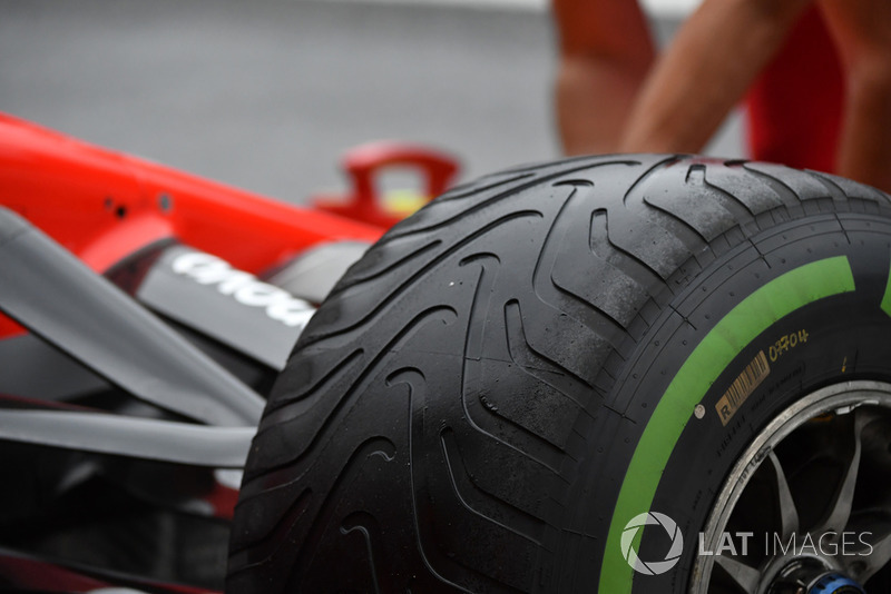 Дождевые шины Pirelli на автомобиле Ferrari SF71H