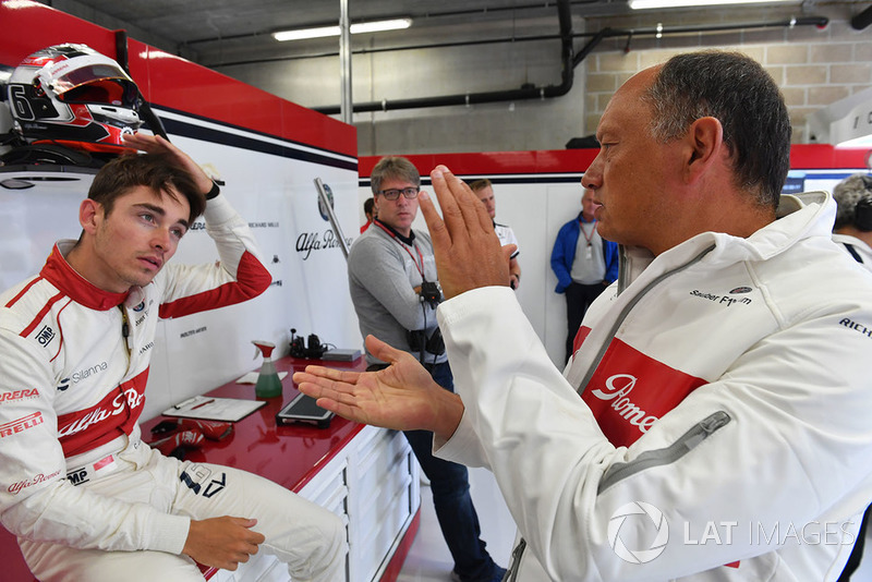 Charles Leclerc, Sauber and Frederic Vasseur, Sauber, Team Principal