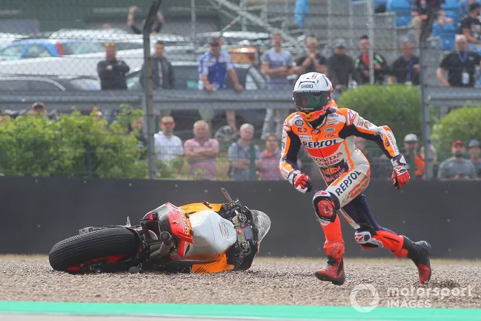 Les 3 chutes de Marc Márquez aux qualifications du GP d'Allemagne