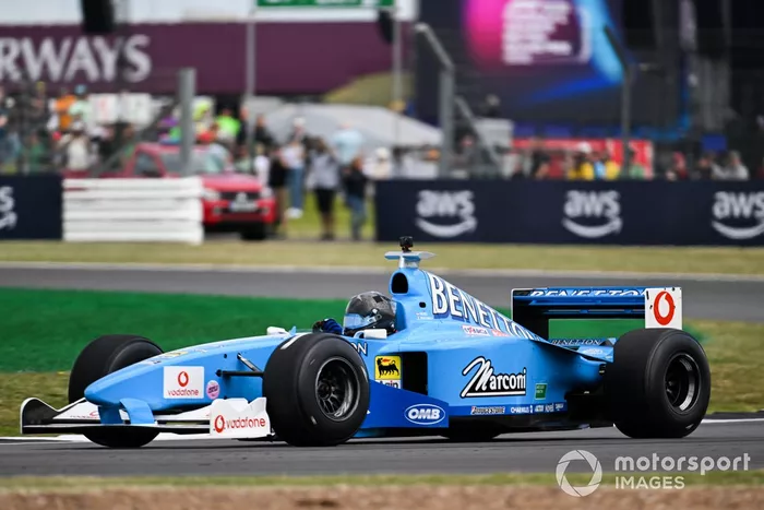Benetton B200
