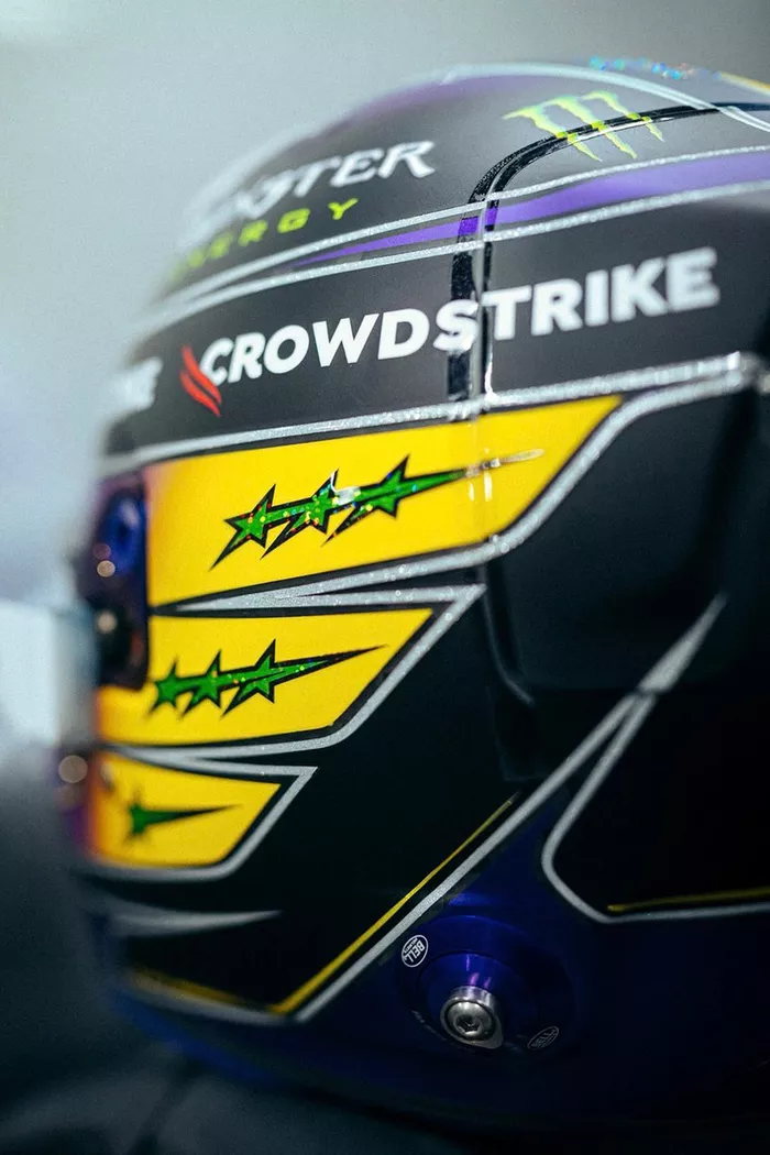 Casco de Lewis Hamilton, Mercedes en homenaje a Ayrton Senna