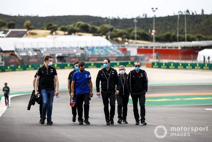 Daniil Kvyat, reserva de Alpine F1  y Fernando Alonso, Alpine F1