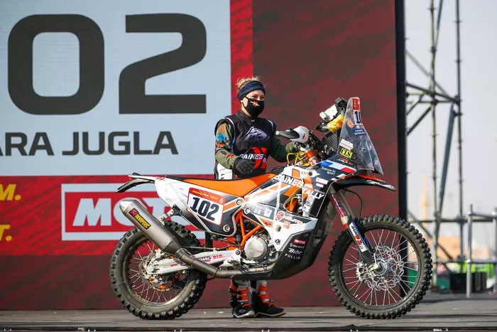#102 Team Baines Rally KTM: Sara Jugla