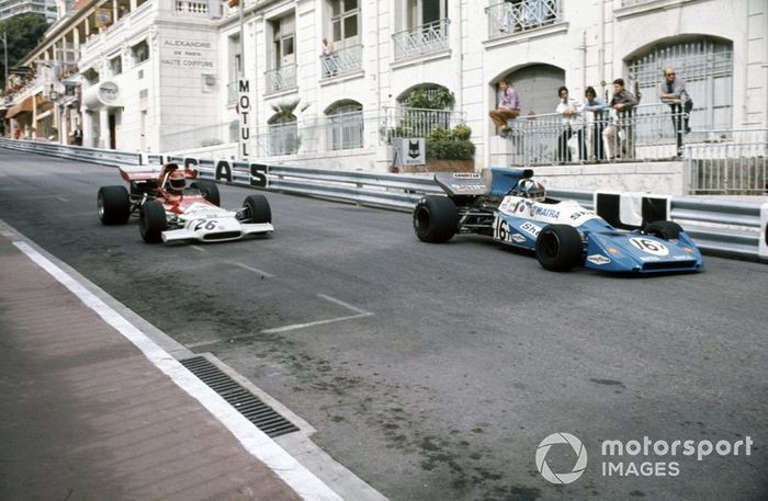 Chris Amon, Matra MS120C en el coche de repuesto,  Helmut Marko, BRM P153B