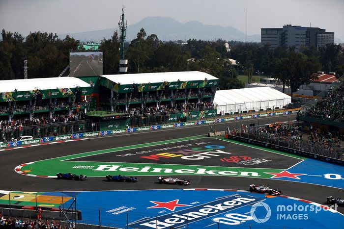 Mick Schumacher, Haas VF22, Kevin Magnussen, Haas VF22, Alex Albon, Williams FW44, Nicholas Latifi, Williams FW44