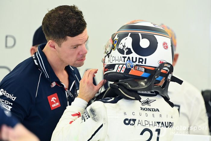 Nyck de Vries, AlphaTauri AT04