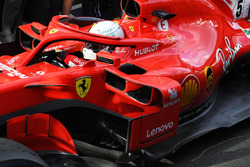 Il vincitore della gara Sebastian Vettel, Ferrari SF71H nel parco chiuso