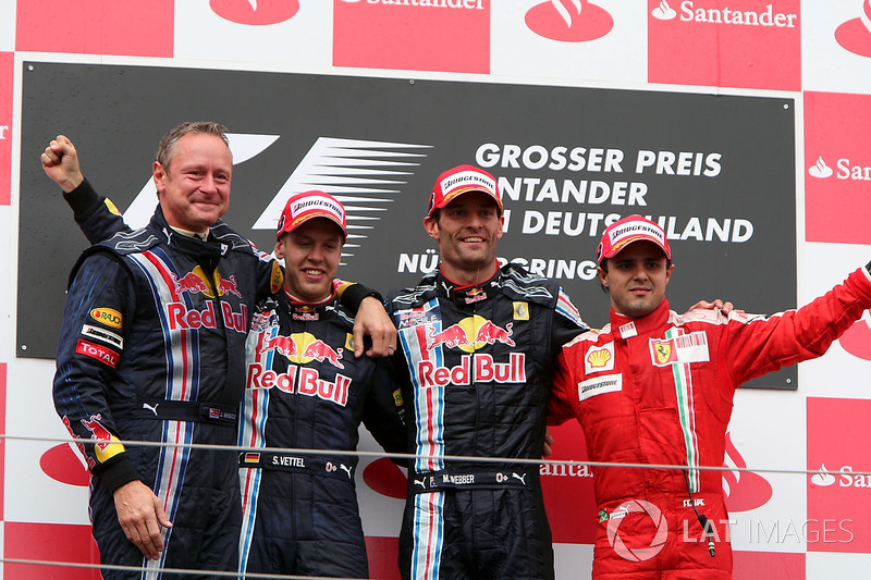 Jonathan Wheatley, Red Bull Racing Team Manager, Sebastian Vettel, Red Bull Racing, Mark Webber, Red