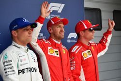 Valtteri Bottas, Mercedes-AMG F1, Sebastian Vettel, Ferrari y Kimi Raikkonen, Ferrari celebran