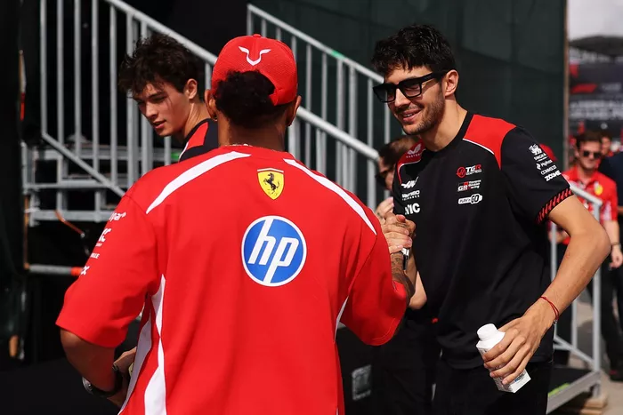 Lewis Hamilton, Ferrari, Esteban Ocon, Haas F1 Team