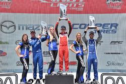 Подіум: друге місце - Дін Стоунмен, Andretti Autosport, переможець гонки - Зак Віч, Belardi Auto Rac