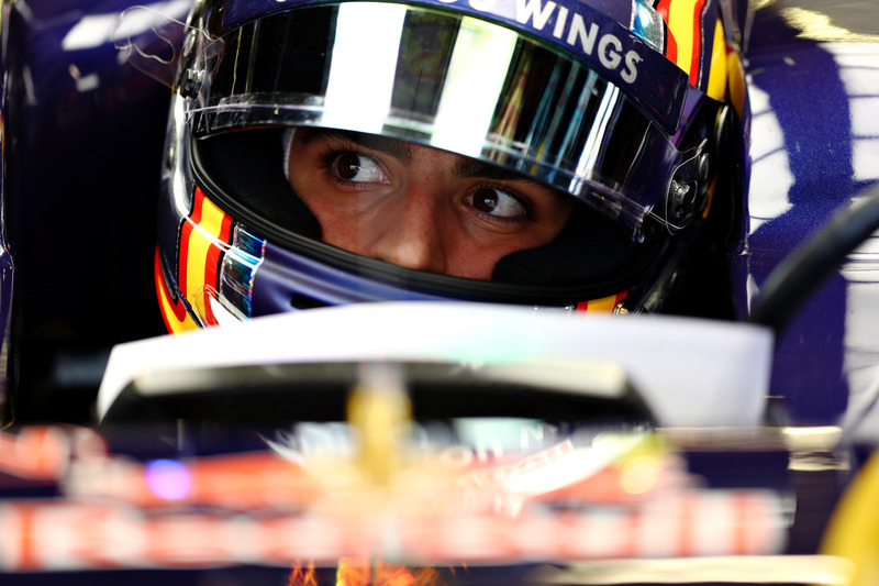 Carlos Sainz Jr., Scuderia Toro Rosso STR11