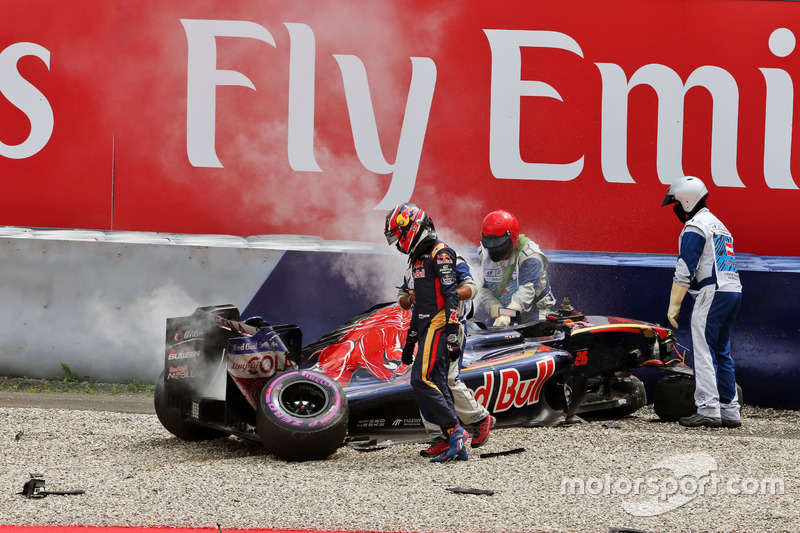 Daniil Kvyat, Scuderia Toro Rosso dopo un brutto impatto
