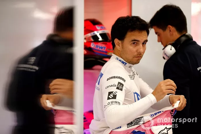 Sergio Pérez, Racing Point en el garaje antes de probar