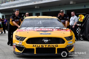 Clint Bowyer, Stewart-Haas Racing, Ford Mustang Rush Truck Centers / Haas CNC