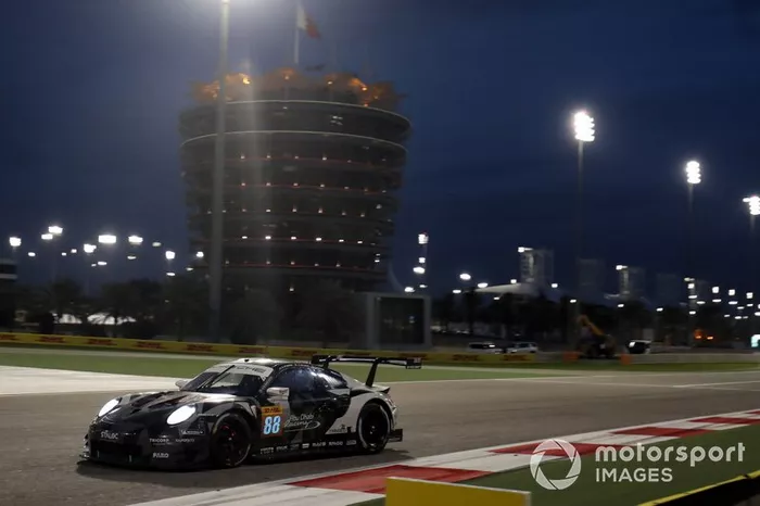 #88 Dempsey-Proton Racing Porsche 911 RSR: Thomas Preining, Adrien Deleener, Khalid Al Qubaisi 