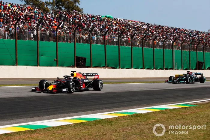 Max Verstappen, Red Bull Racing RB16B, Lewis Hamilton, Mercedes W12