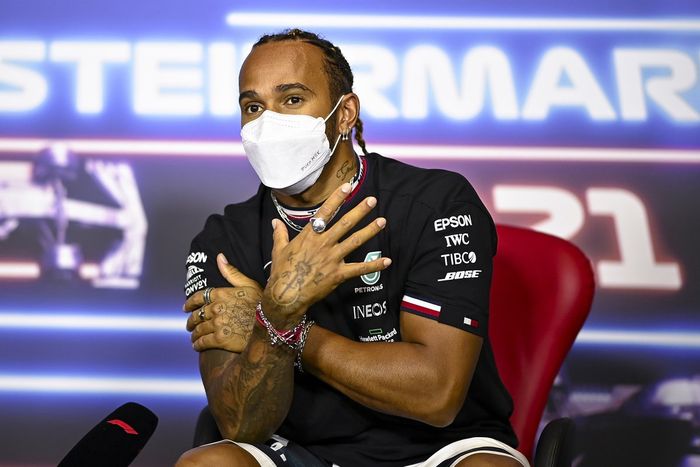 Lewis Hamilton, Mercedes en la conferencia de prensa