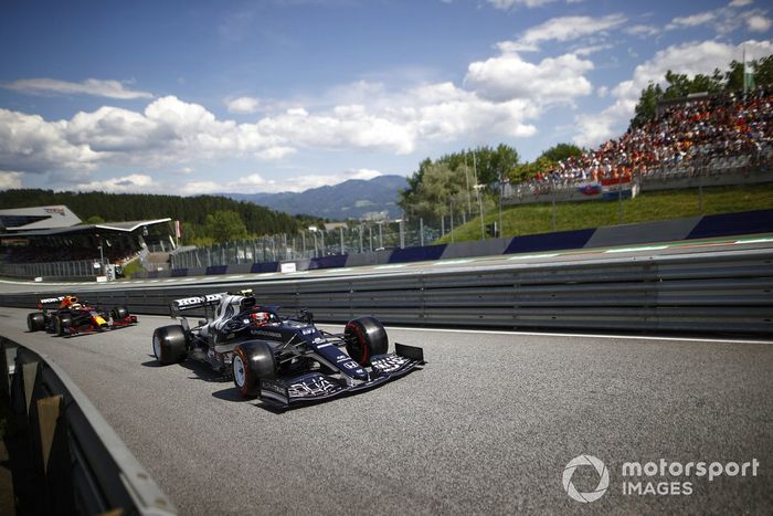 Pierre Gasly, AlphaTauri AT02, Max Verstappen, Red Bull Racing RB16B