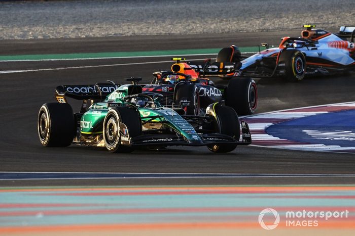 Lance Stroll, Aston Martin AMR23, Sergio Pérez, Red Bull Racing RB19, Logan Sargeant, Williams FW45