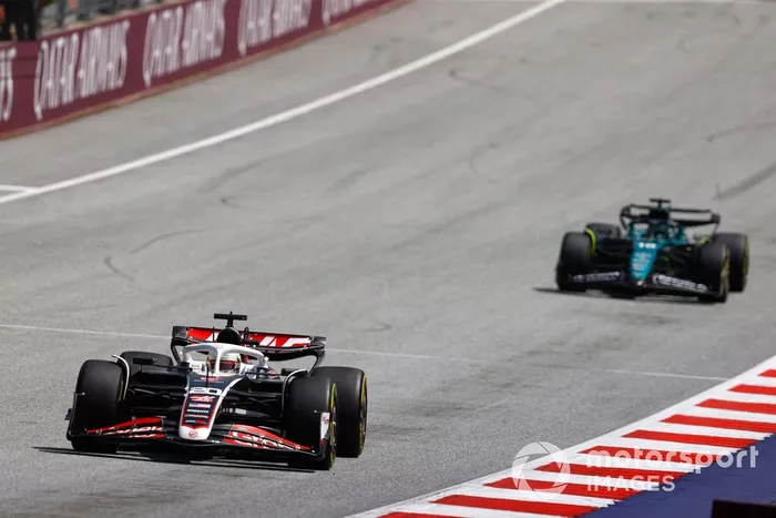 Kevin Magnussen, Haas VF-24, Lance Stroll, Aston Martin AMR24