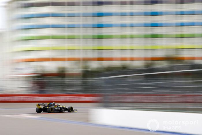 Esteban Ocon, Renault F1 Team R.S.20