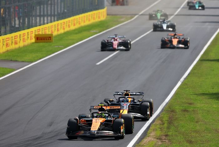 Lando Norris, McLaren, Max Verstappen, Red Bull Racing