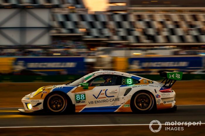 #88 Team Hardpoint EBM Porsche 911 GT3R, GTD: Rob Ferriol, Earl Bamber, Katherine Legge, Christina Nielsen