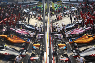 Pit lane atmosphere, featuring the Lewis Hamilton Mercedes AMG F1 W09, Esteban Ocon Racing Point Force India VJM11, Lando Norris, McLaren MCL33, and Kevin Magnussen Haas F1 Team VF-18