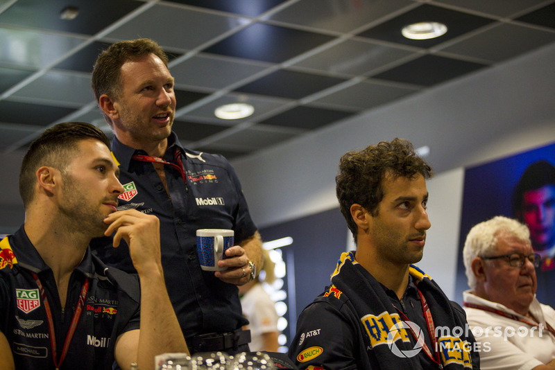 Керівник Red Bull Racing Крістіан Хорнер, Даніель РІккардо, Red Bull Racing дивляться дивляться The West Coast Eagles