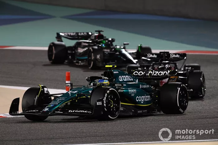 Fernando Alonso, Aston Martin AMR23, Valtteri Bottas, Alfa Romeo C43