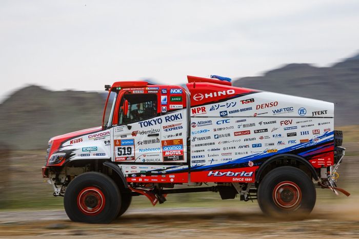 #519 Hino Team Sugawara: Teruhito Sugawara, Hirokazu Somemiya, Yuji Mochizuki