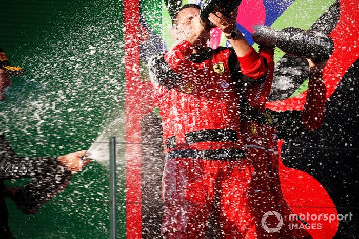 Podio: ganador Charles Leclerc, Ferrari