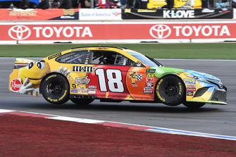 Kyle Busch, Joe Gibbs Racing, Toyota Camry M&M's