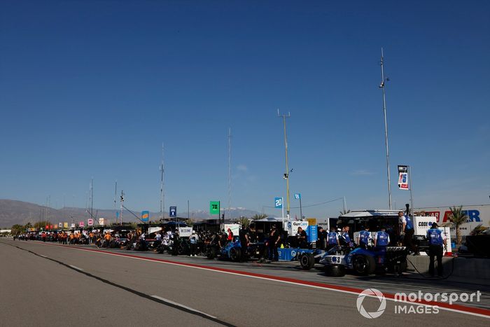 Graham Rahal, Rahal Letterman Lanigan Racing Honda y vista del pit lane