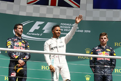 Podium: 1. Lewis Hamilton, Mercedes AMG F1; 2. Daniel Ricciardo, Red Bull Racing; 3. Max Verstappen,